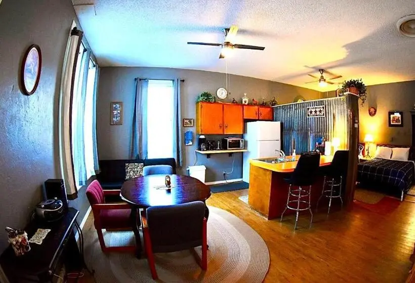 デラックスルーム, Salmon River Inn