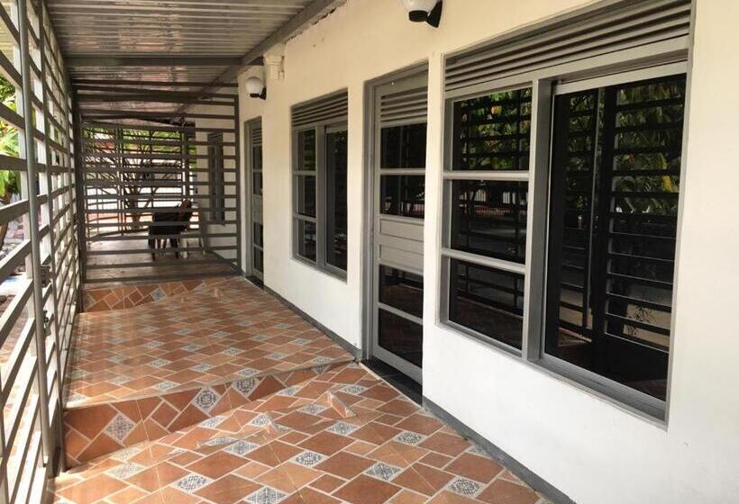 标准三人间, Miski Wasi Hospedaje Neiva