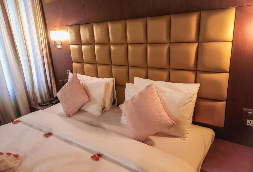 غرفة ديلوكس مزودة بشرفة, The Wave Lakeview Resort & Spa