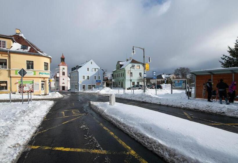 דירת חדר, Marcebila Abertamy