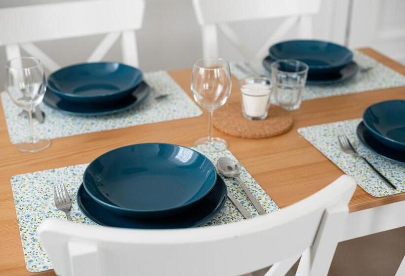 דירת חדר, Marcebila Abertamy