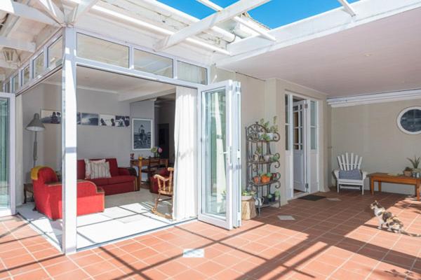 בית, 3 חדרי שינה, Sarah S Place  Heatherlands,george