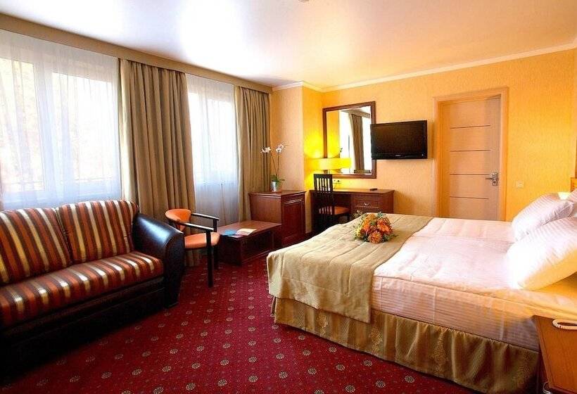 سوییت جونیور, Aerootel Krasnodar