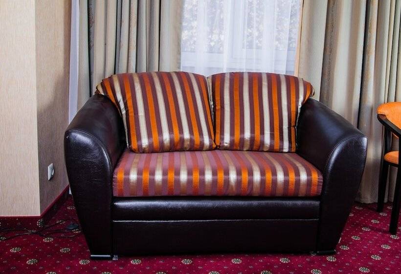 سوییت جونیور, Aerootel Krasnodar