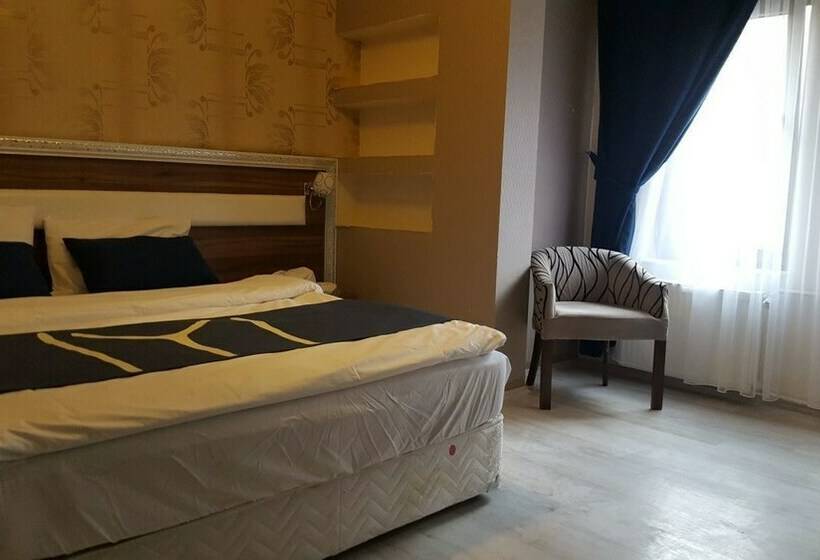 标准三人间, Atalay