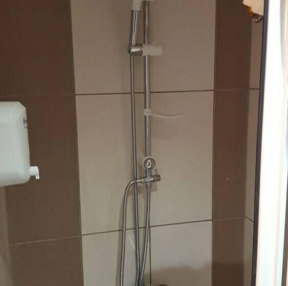 标准三人间, Atalay