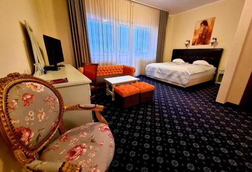 수피리어 룸, Coandi