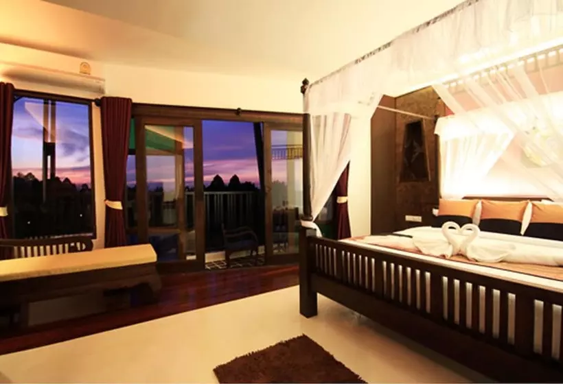 اتاق لوکس, Dee Andaman