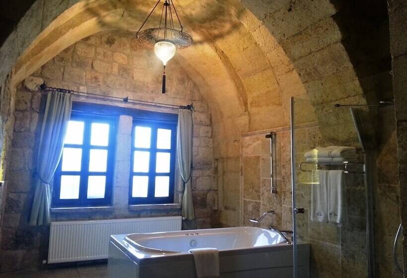 جناح, Dere Suites Cappadocia