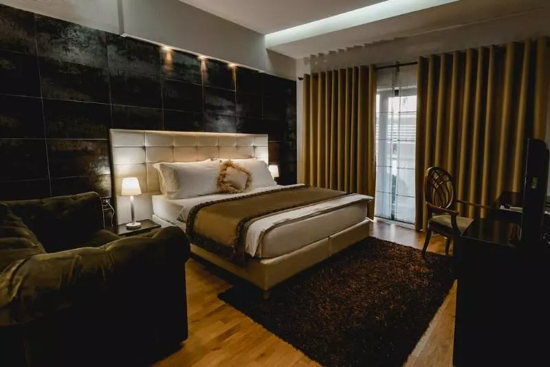 Standard Triple Room, Green House Hotel & Restaurant