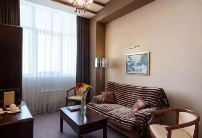 スイート, Heliopark Residence