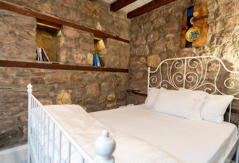 اتاق استاندارد با چشمانداز باغ, Hich Hotel Konya