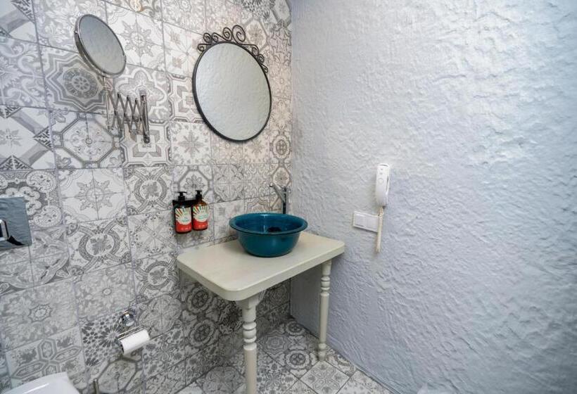 اتاق استاندارد با چشمانداز باغ, Hich Hotel Konya