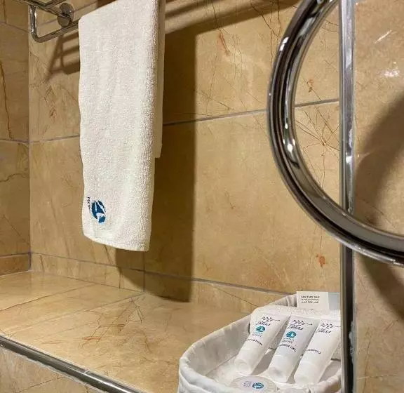 اتاق لوکس, Mombasa Continental Resort