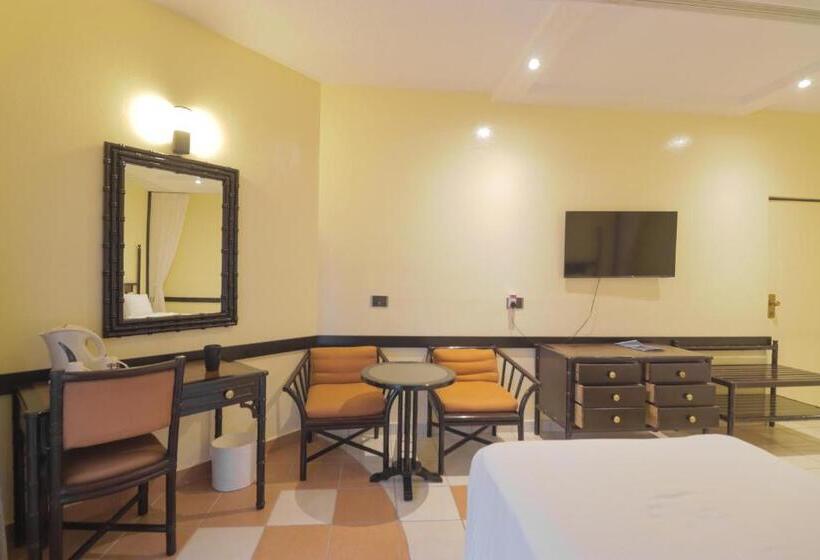 디럭스 룸, Mombasa Continental Resort