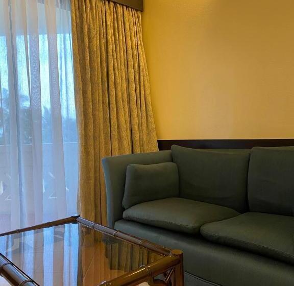 디럭스 룸, Mombasa Continental Resort