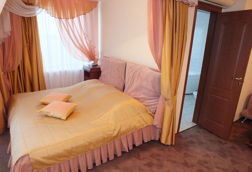 スタンダードスタジオ, Rossiya