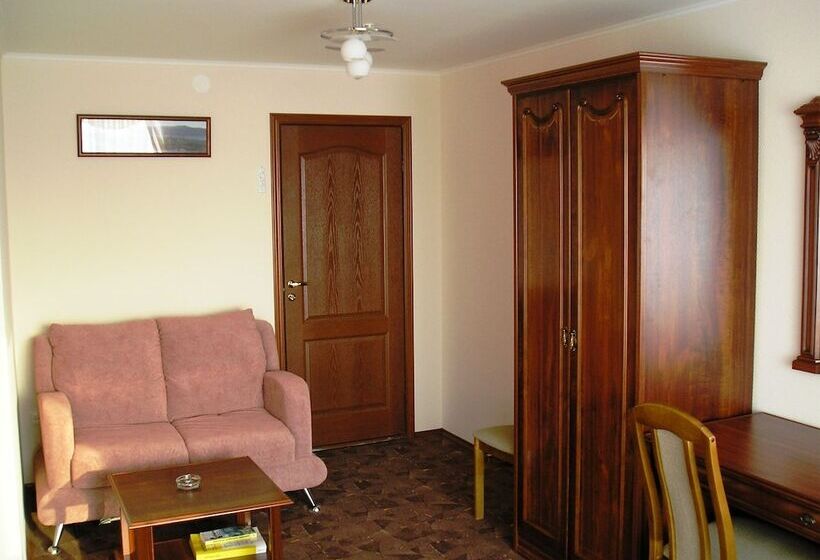 スタンダードスタジオ, Rossiya