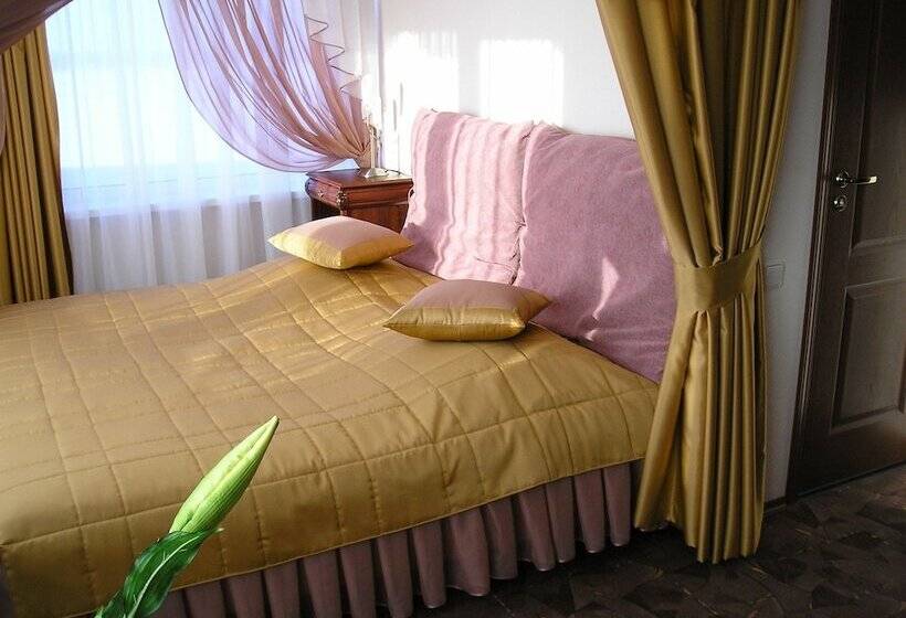 スタンダードスタジオ, Rossiya