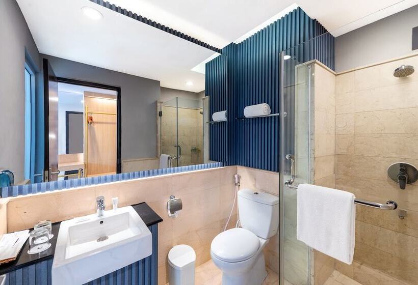 带露台的高档房间, Oakwood Hotel & Apartments Taman Mini Jakarta