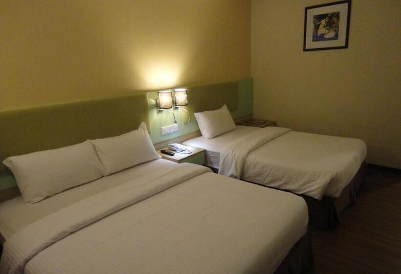 Семейный Номер, The Pavilion