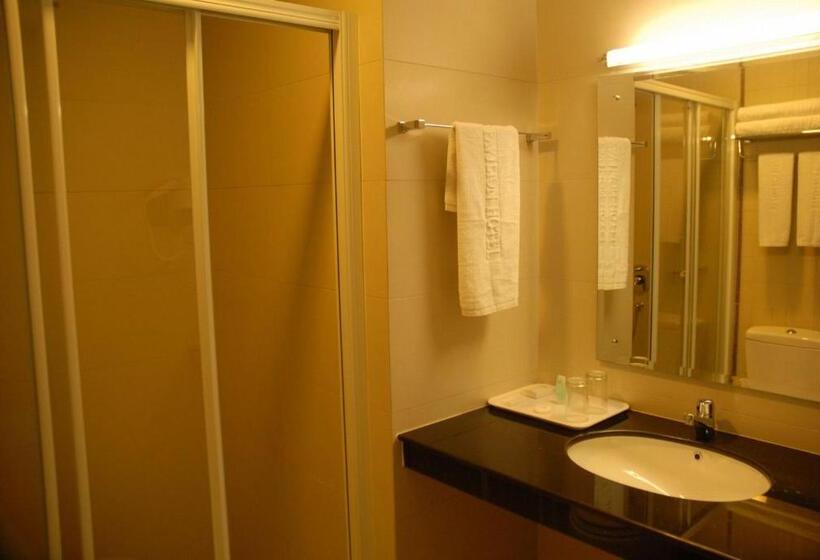 Семейный Номер, The Pavilion