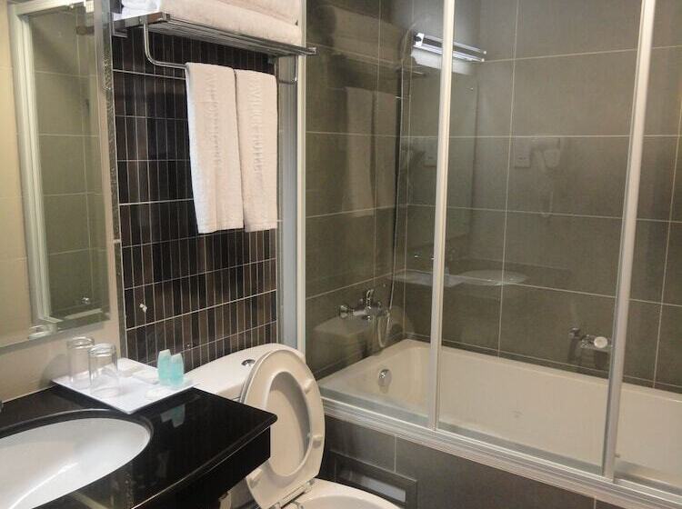 Семейный Номер, The Pavilion