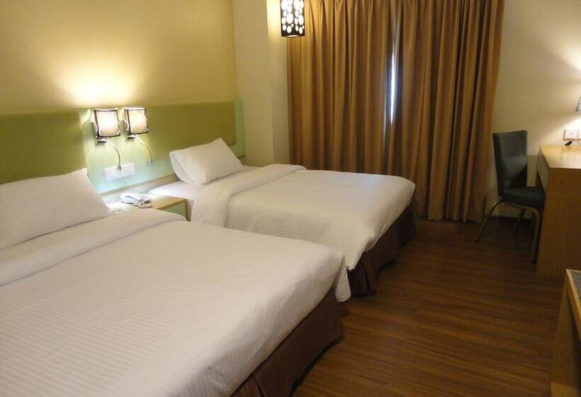 Семейный Номер, The Pavilion