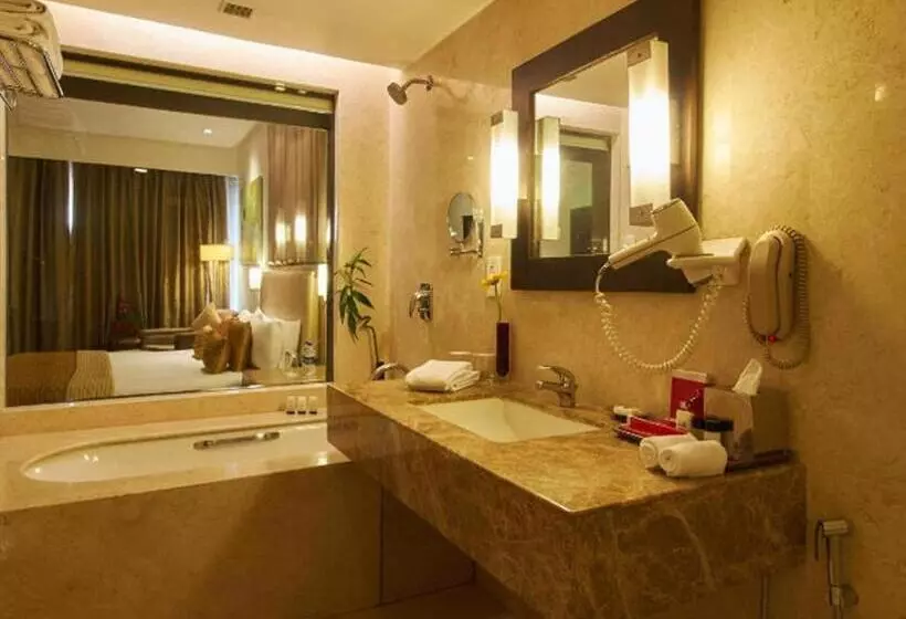 オーシャンビューデラックススイート, The Gateway Hotel Beach Road Visakhapatnam