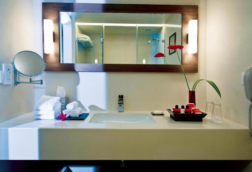 带海景的复工套房, The Gateway Hotel Beach Road Visakhapatnam