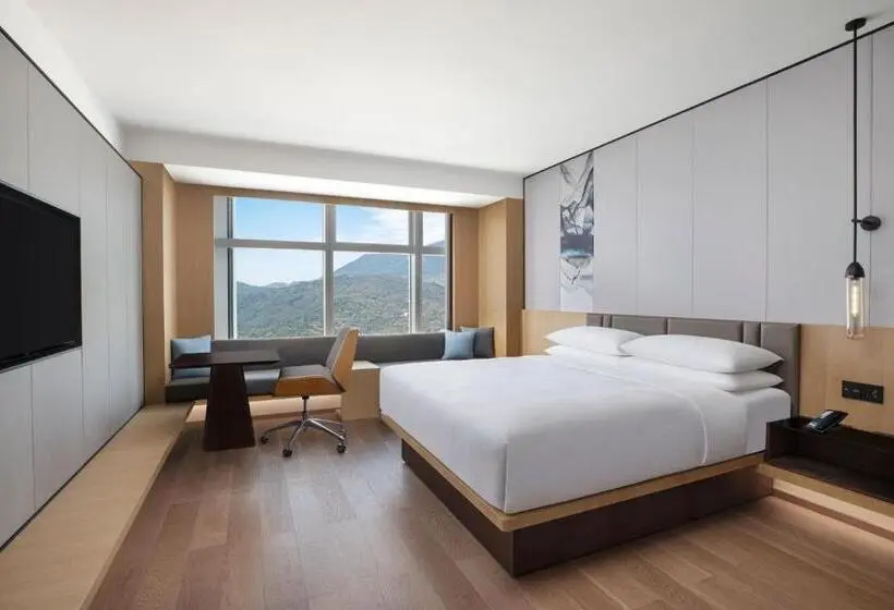 キングサイズベッド、シティビューデラックスルーム, Fairfield By Marriott Shenshan Special Cooperation Zone