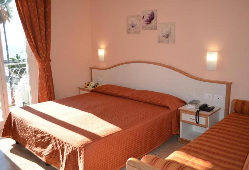 Triple Room Sea View, Moresco