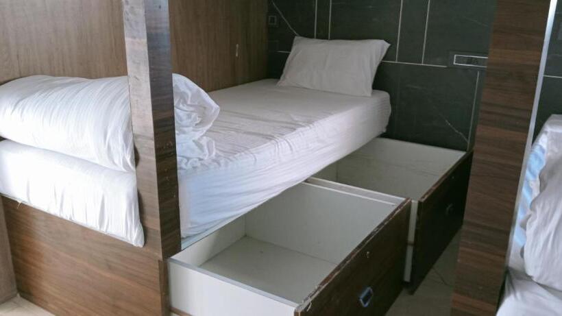 Кровать в Общей Комнате, Florence