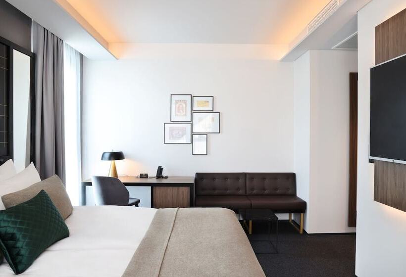 اتاق لوکس, Reykjavik Saga