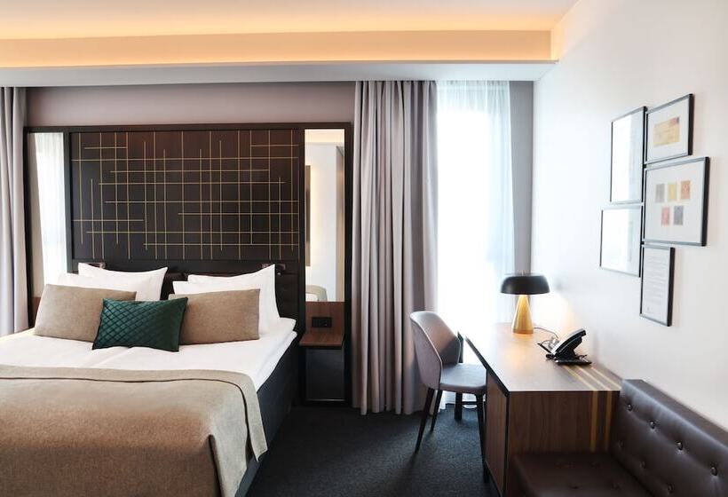 اتاق لوکس, Reykjavik Saga