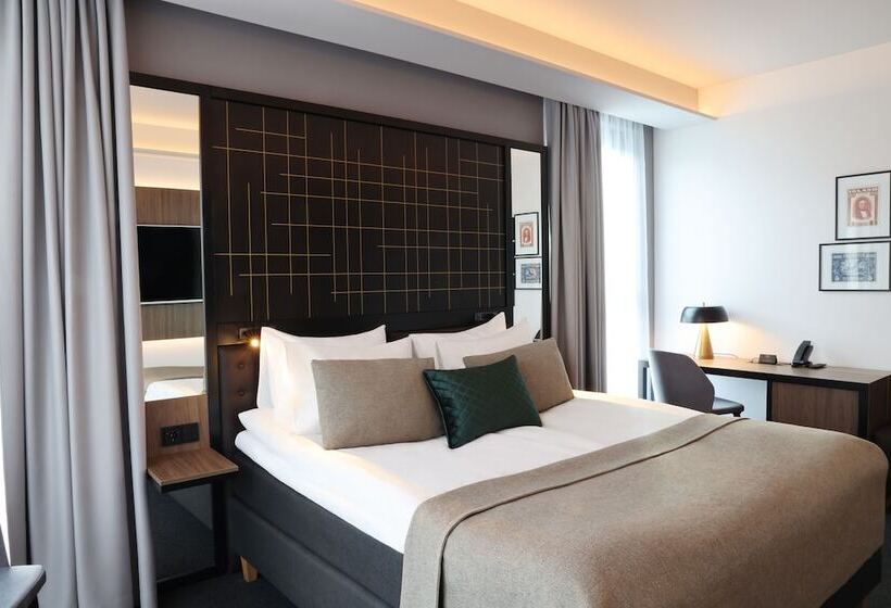 اتاق لوکس, Reykjavik Saga