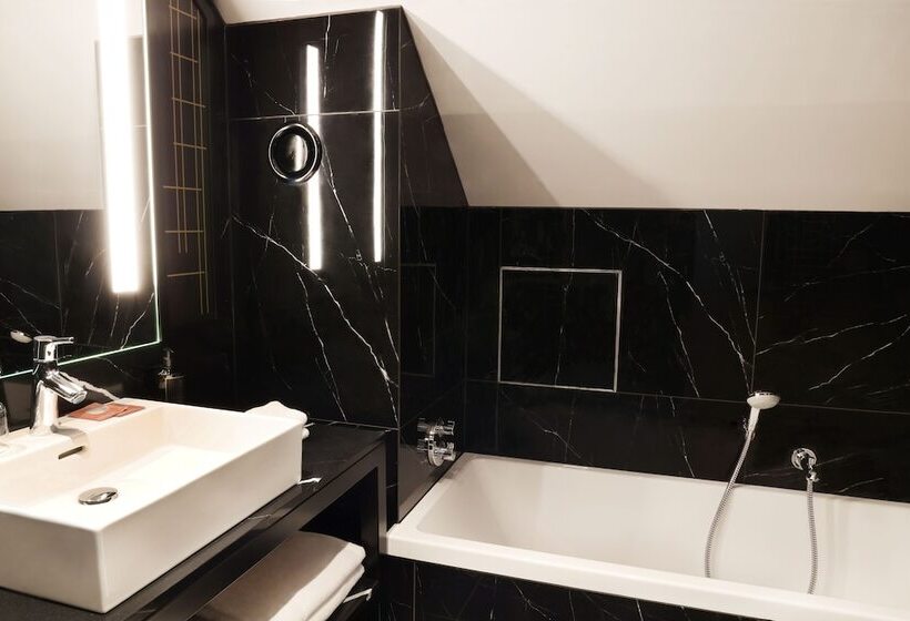 سوییت, Reykjavik Saga