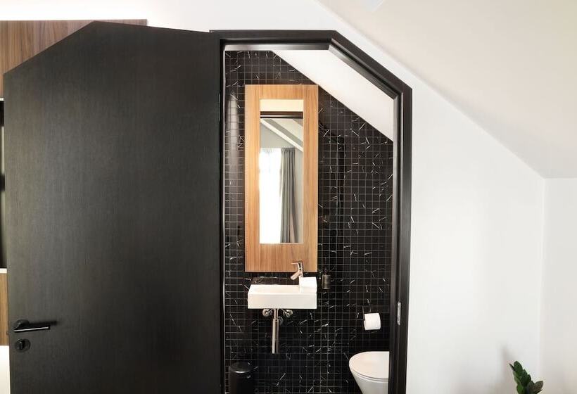 سوییت, Reykjavik Saga