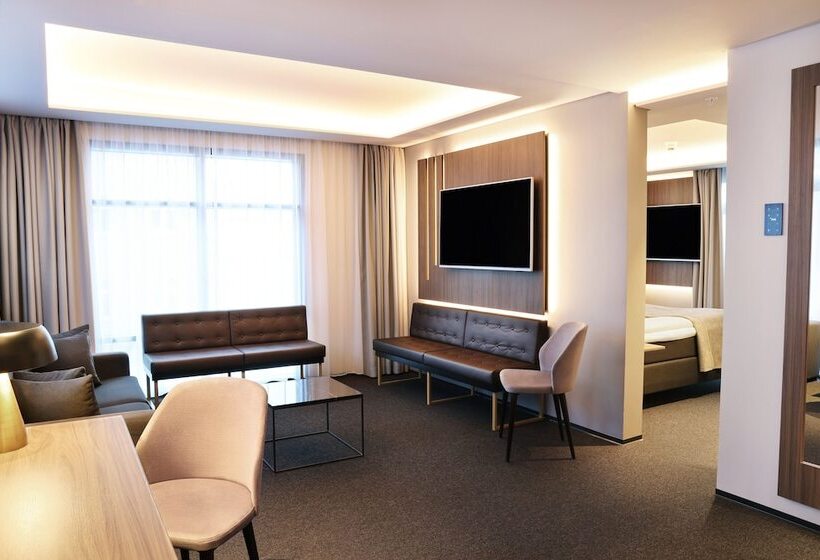 سوییت, Reykjavik Saga