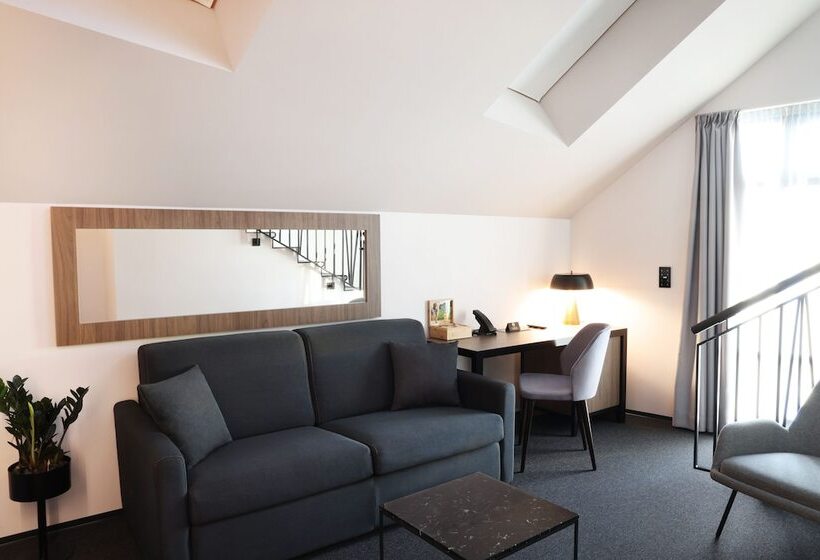 سوییت, Reykjavik Saga