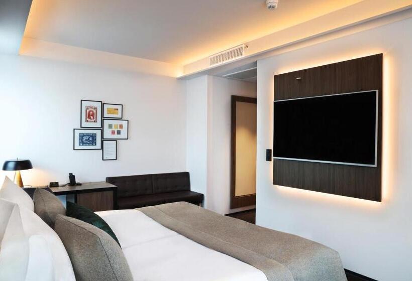 اتاق لوکس, Reykjavik Saga