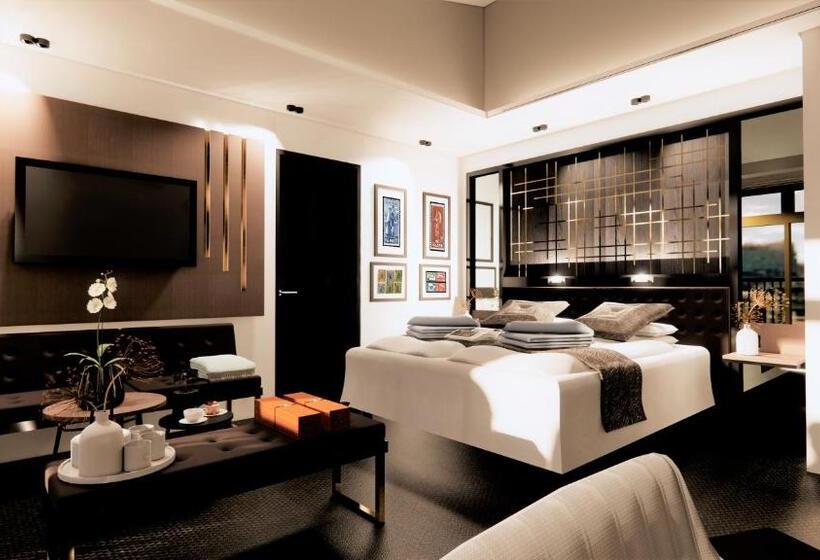 اتاق لوکس خانوادگی, Reykjavik Saga