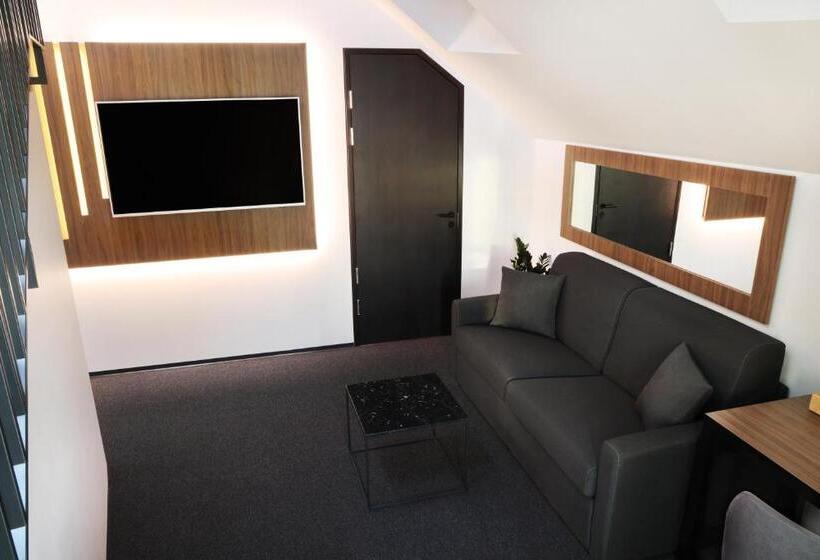 سوییت, Reykjavik Saga