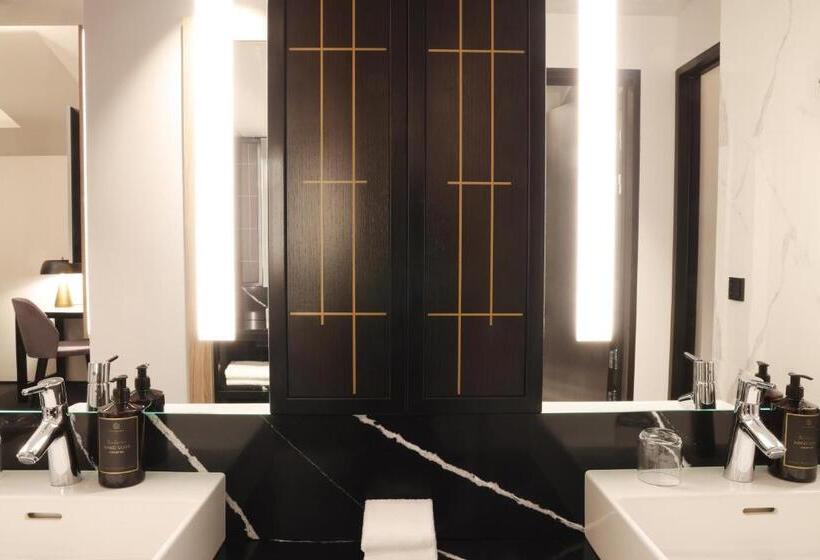 سوییت اجرایی, Reykjavik Saga