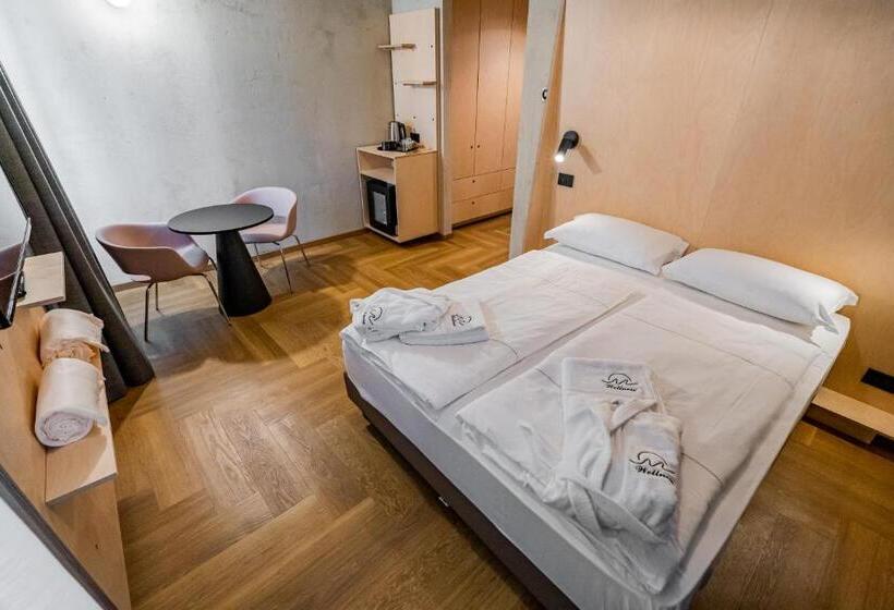 デラックスルーム, La Meridiana