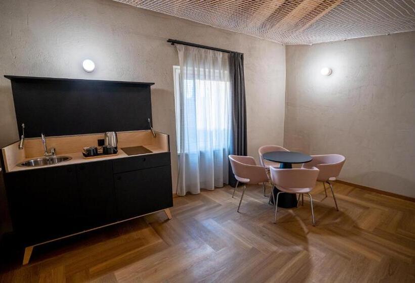 デラックスルーム, La Meridiana