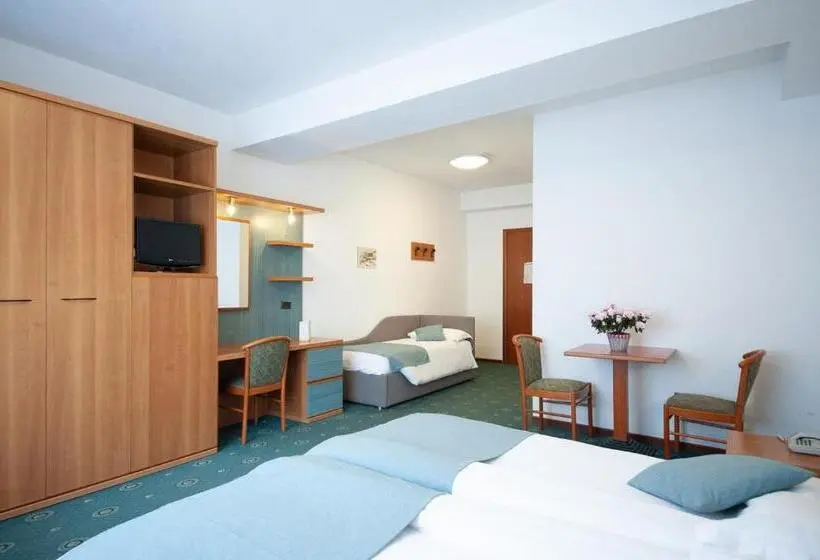 スタンダード４人部屋, Albergo San Carlo