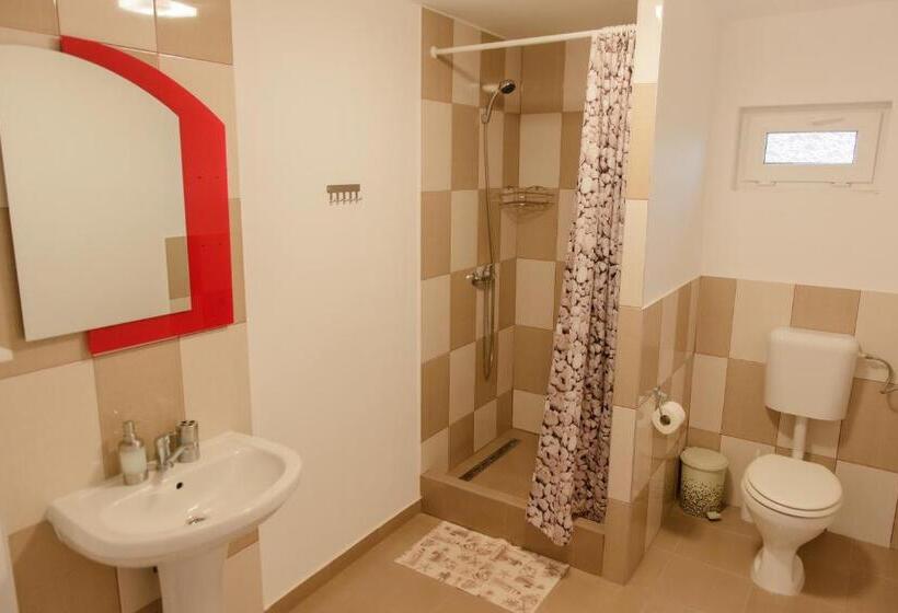 Standard room with outdoor bath, Cazare Nicoleta