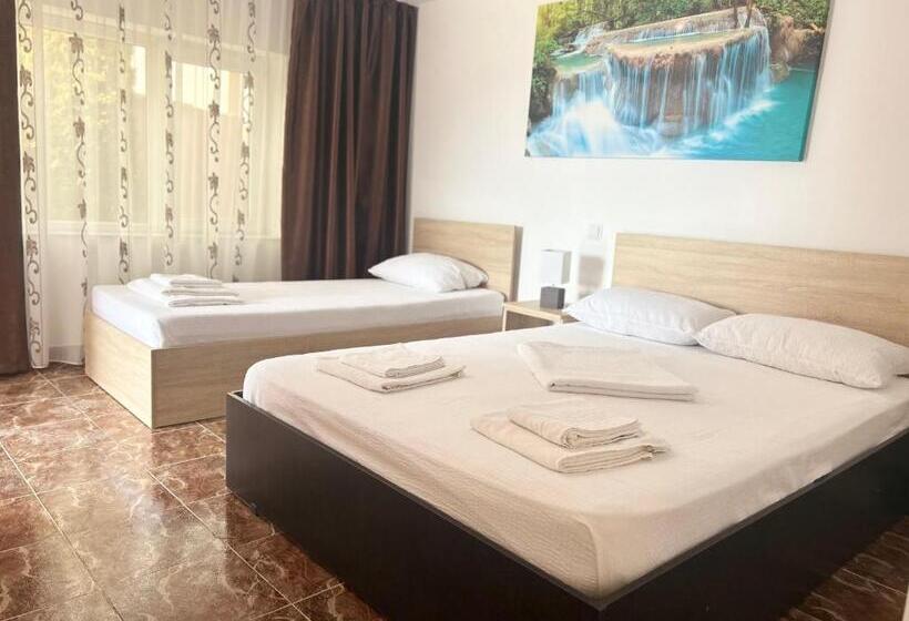 스탠다드 트리플 룸, Cazare Nicoleta