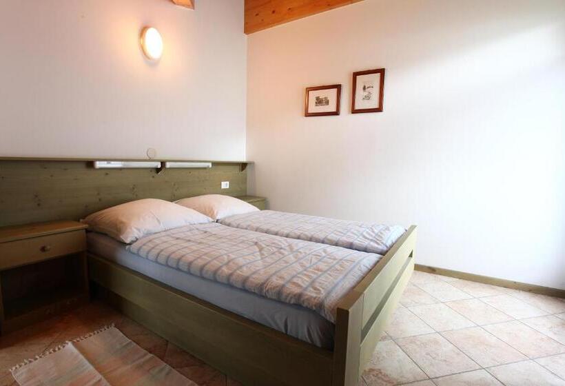 1 Bedroom Apartment Lake View, Al Trovante   Gardaslowemotion